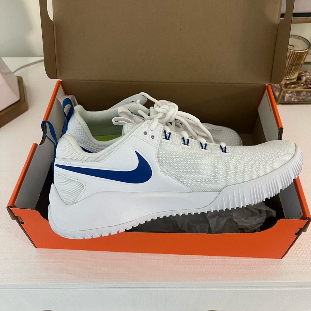 Nike volleyball shoes